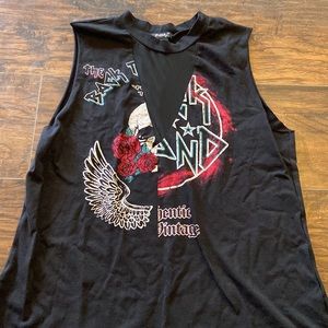 Vintage looking rock muscle shirt. Size Medium.